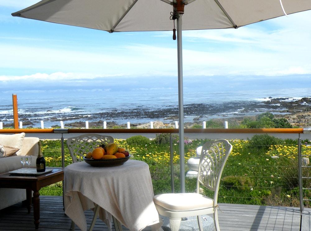 138 Marine Beachfront Guesthouse Hermanus Ngoại thất bức ảnh