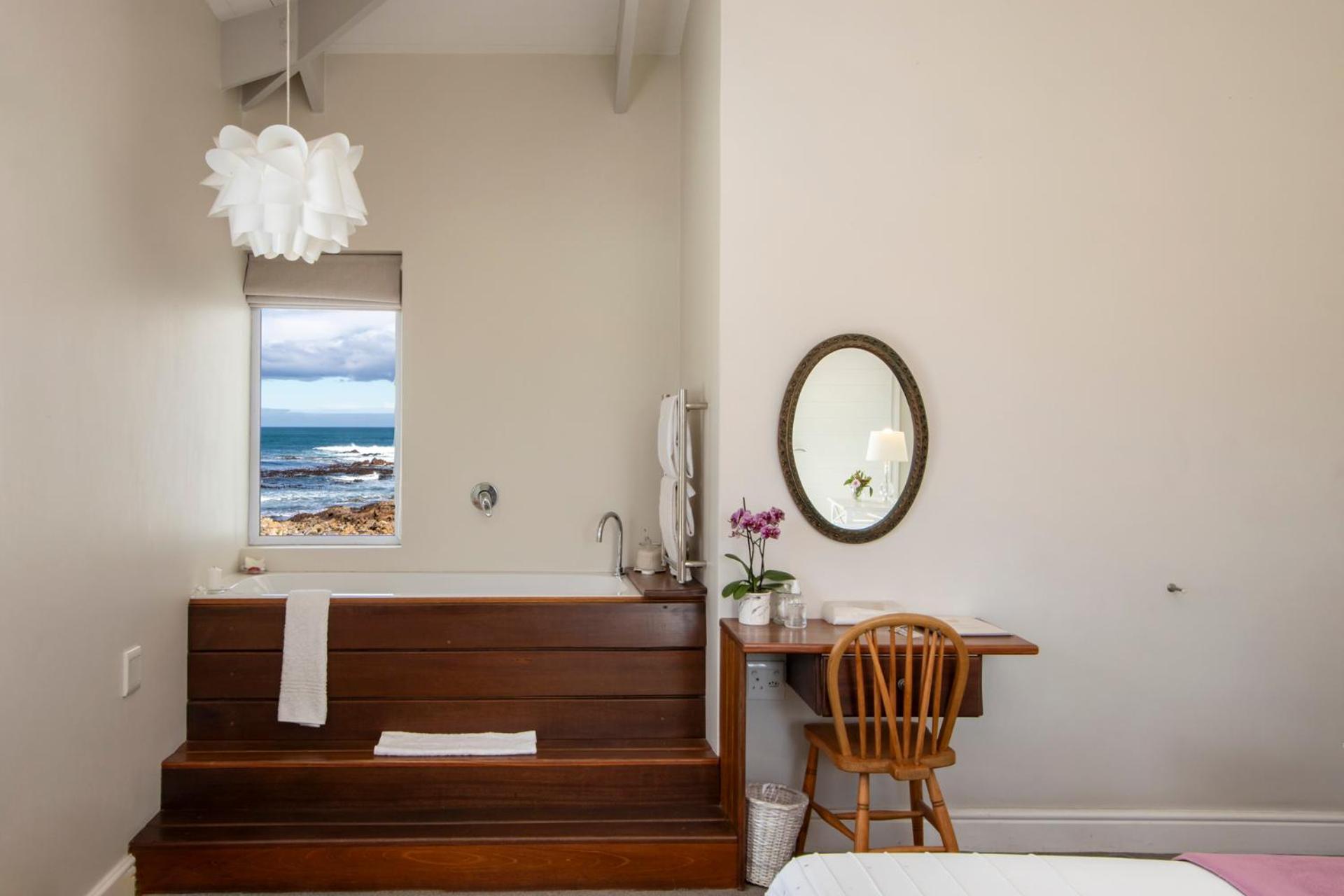 138 Marine Beachfront Guesthouse Hermanus Ngoại thất bức ảnh