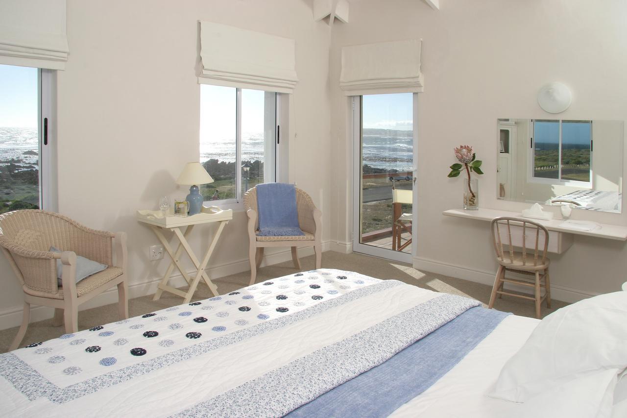 138 Marine Beachfront Guesthouse Hermanus Ngoại thất bức ảnh