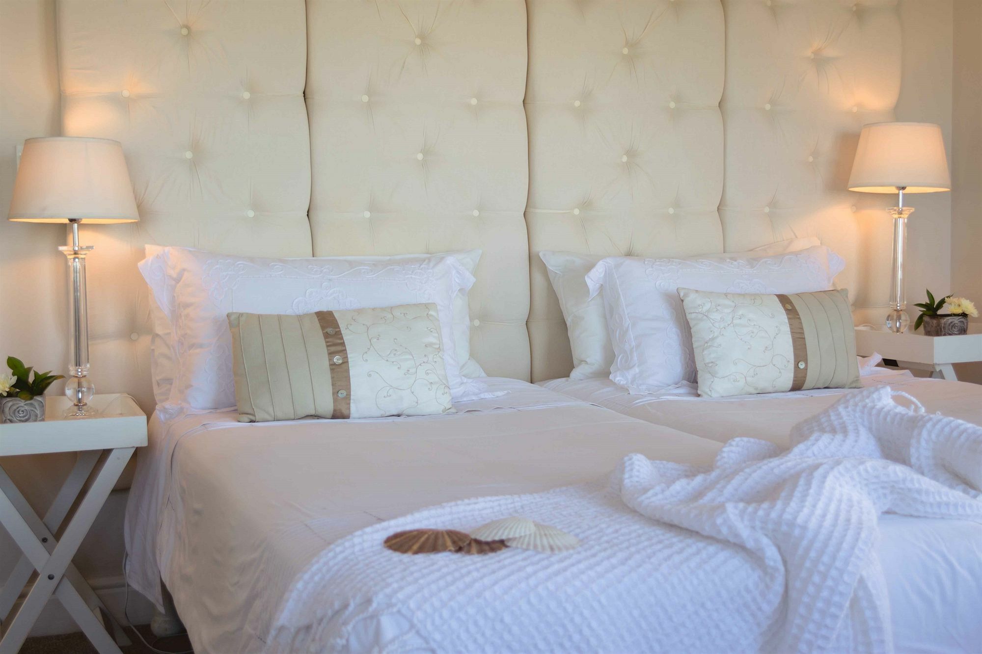 138 Marine Beachfront Guesthouse Hermanus Ngoại thất bức ảnh