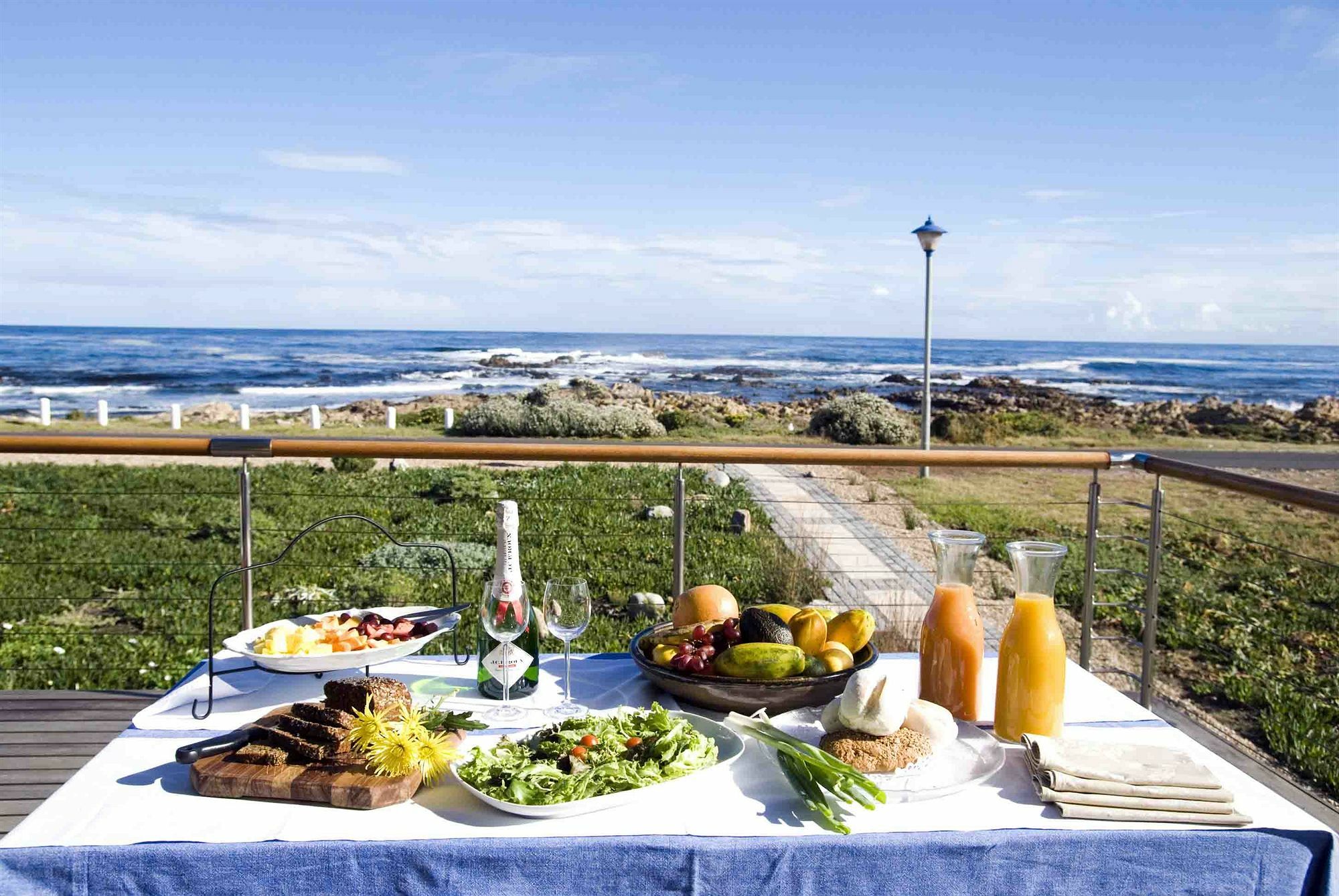 138 Marine Beachfront Guesthouse Hermanus Ngoại thất bức ảnh